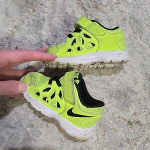 Nike Kids Bright Lime Sneakers